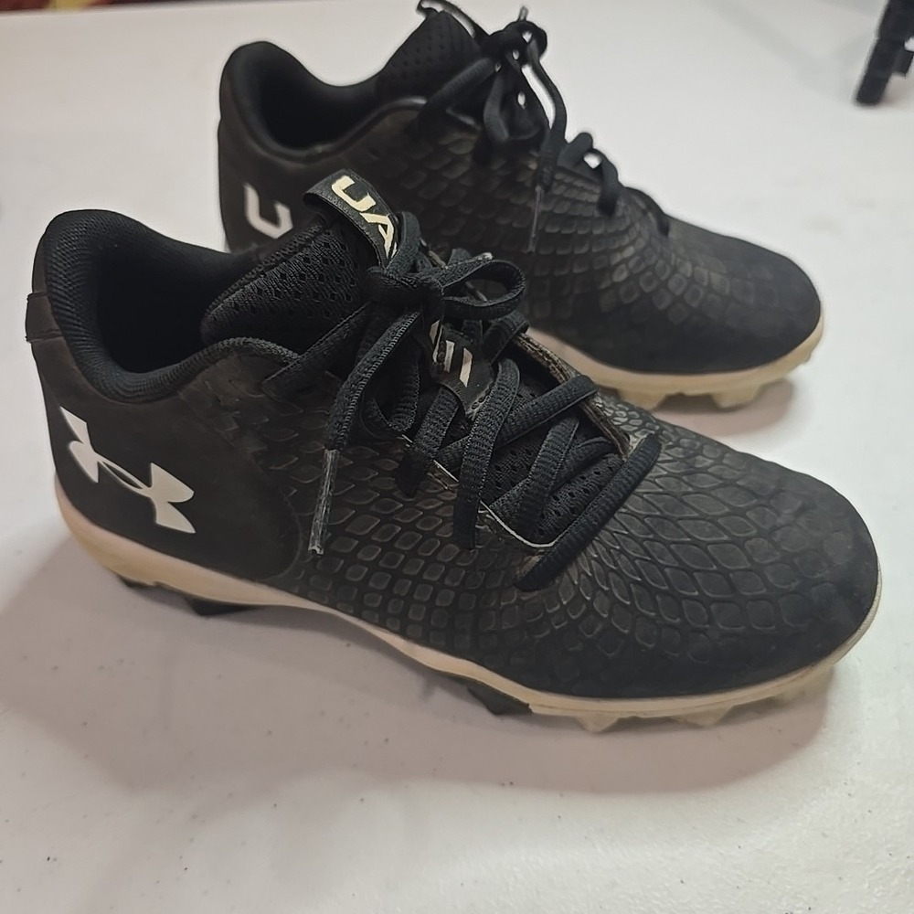 Under Armour Youth Glyde 2.0 Rm Junior‎ Softball Cleats Black 2.5Y UK 2
